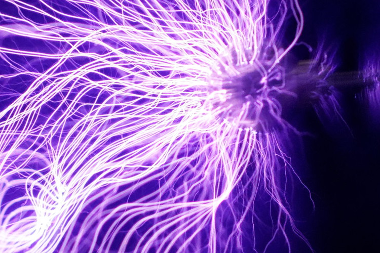 Photograph taken at f/2.8, 1600 ISO and 1s exposure time.