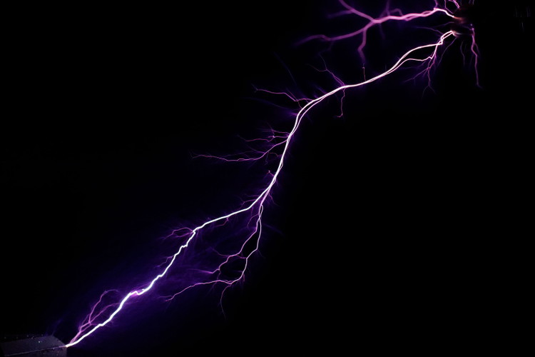 Photograph taken at f/2.8, 1600 ISO and 1/30s exposure time.