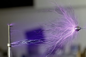Tesla coil lightnings